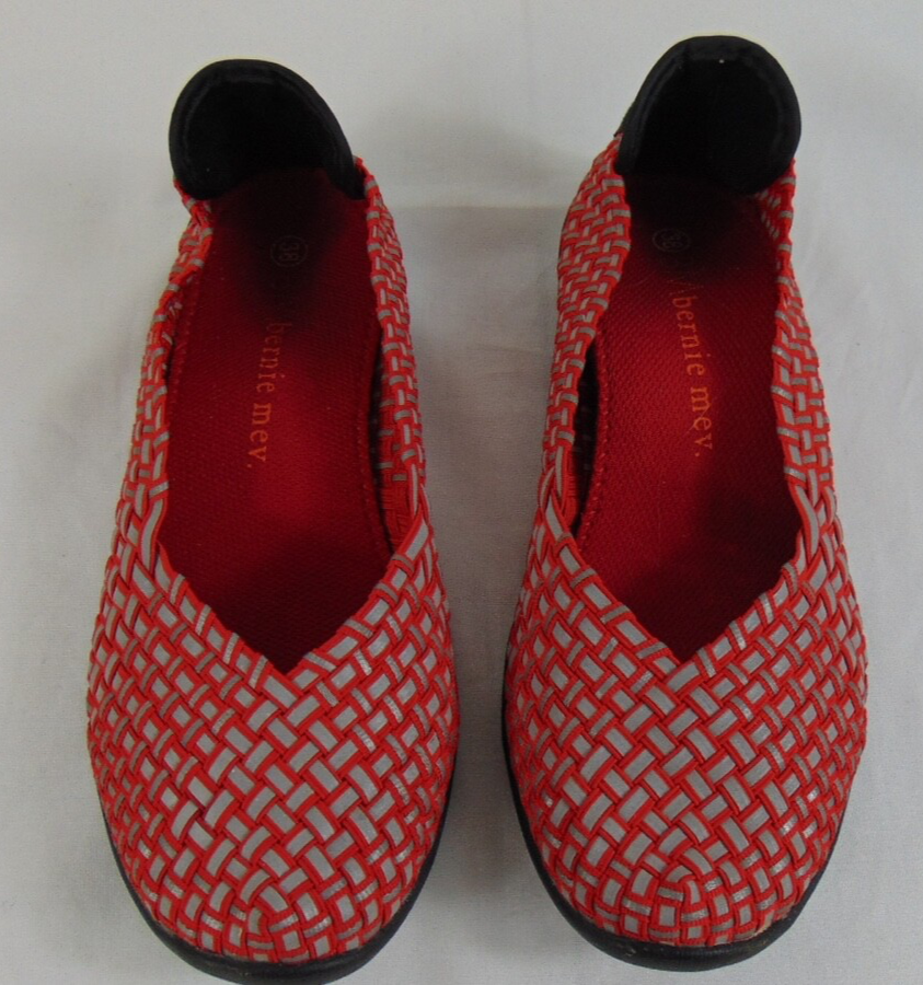 Bernie Mev CATWALK Casual Woven Slip-On Memory Foam Red Gray Womens 38 / 8