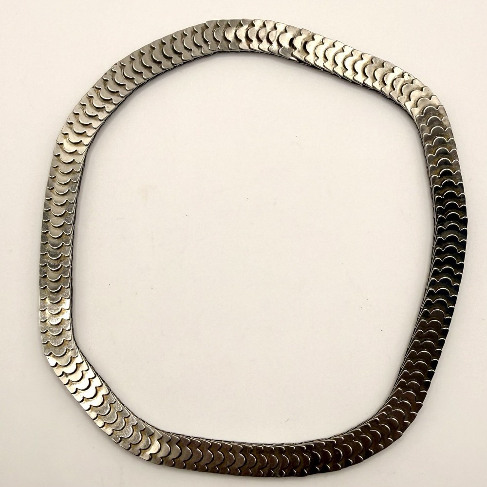 Vintage Silver Tone Articulated Scale Collar Choker Necklace Hidden Clasp 13”