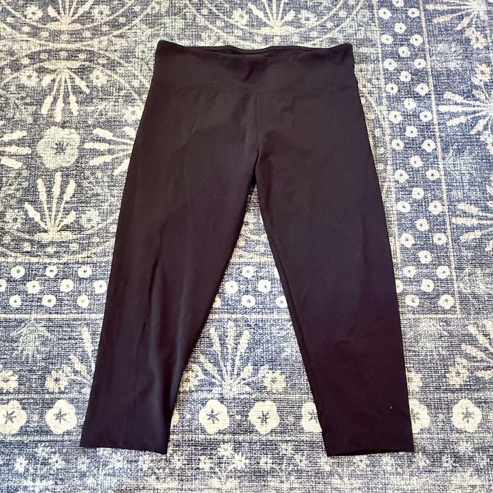 The Balance Collection Women's Black Mid Calf Leggings Size Medium Women’s Gym