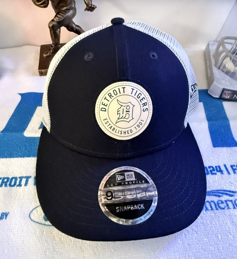 Detroit Tigers New Era Circle パッチブルー 9 50 ロープロファイルトラッカー-スナップバック