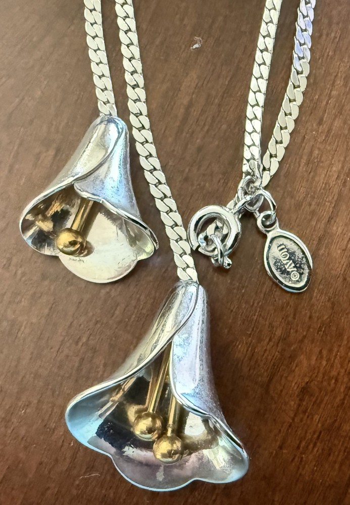 Vintage Avon Lariat Double Calla Lily Necklace Silver two tone