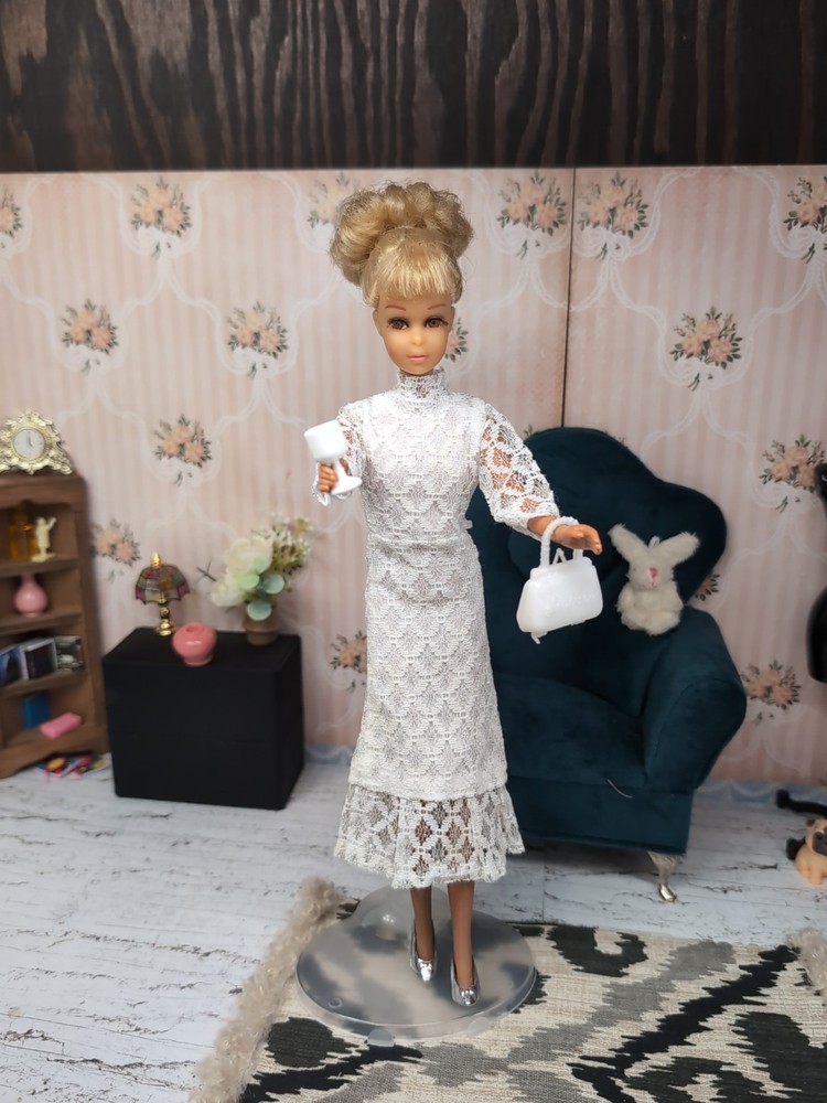 Vintage Barbie / Francie Clone Outfit:  Shilman Dress, Happiness Purse, Pumps +
