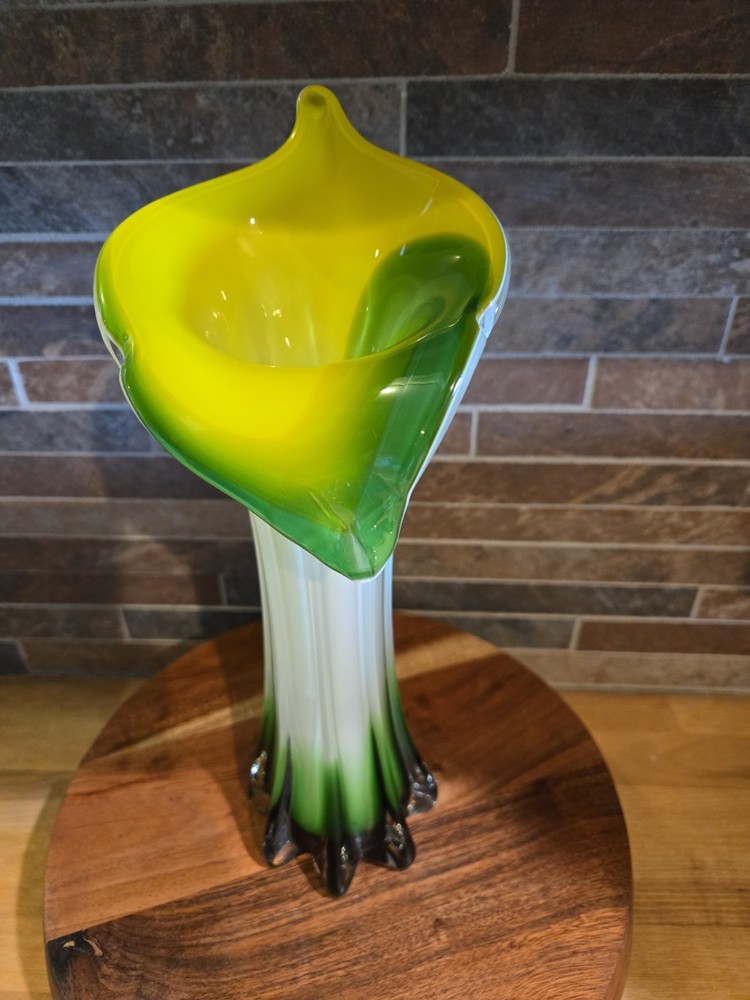 Art Glass Jack in The Pulpit Vase
