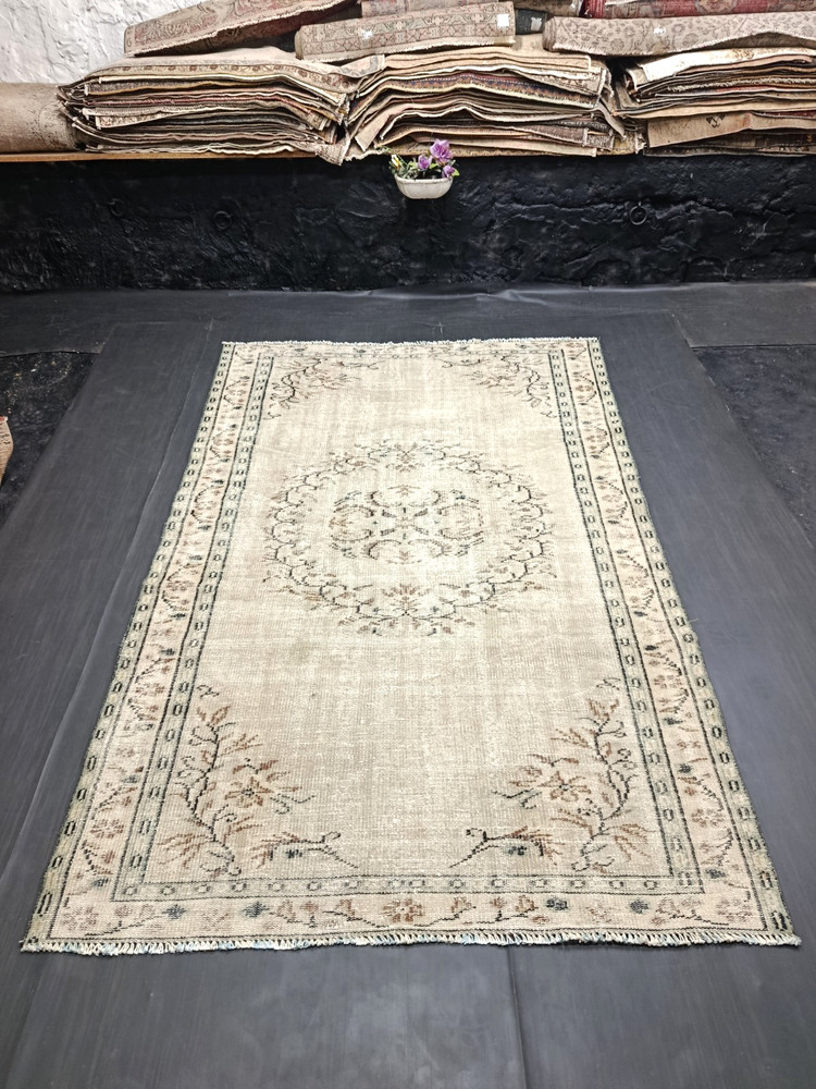 Beige Vintage Turkish Living Room Carpet, 4.8x7.6ft, Antique Oriental Oushak Rug