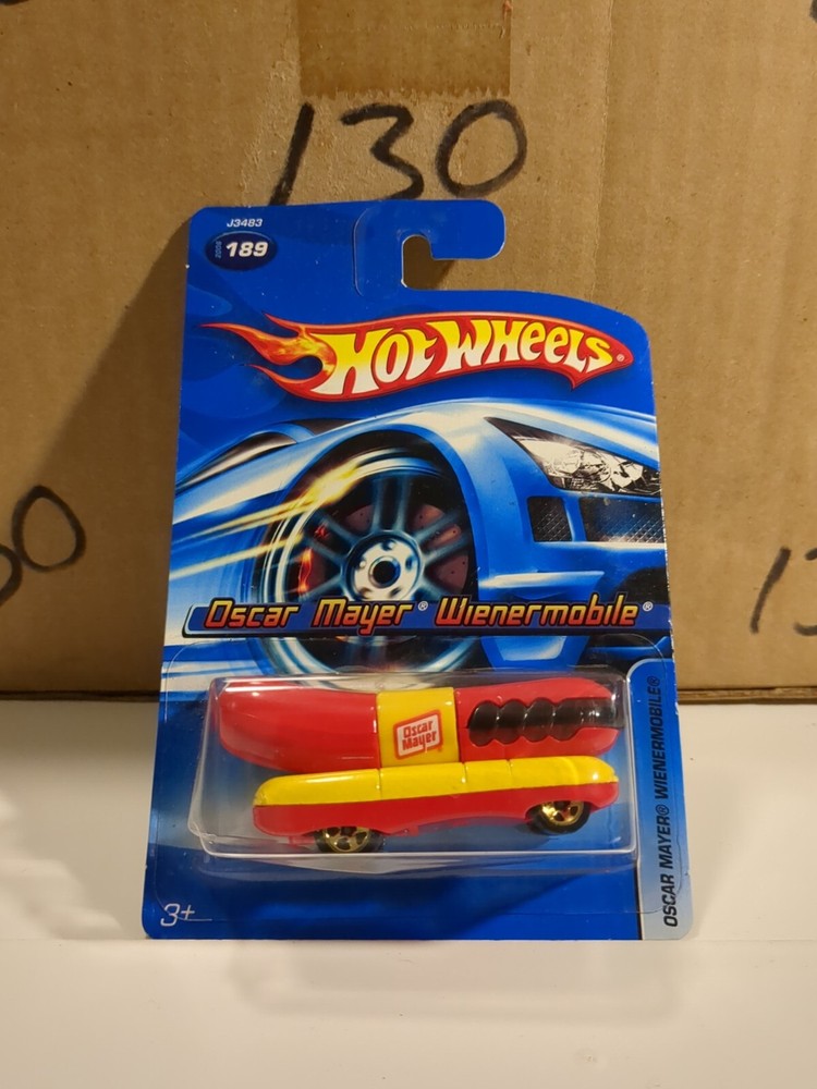 2006 Hot Wheels Mainline #189 OSCAR MAYER WIENERMOBILE Red w/Gold 5 Spokes.