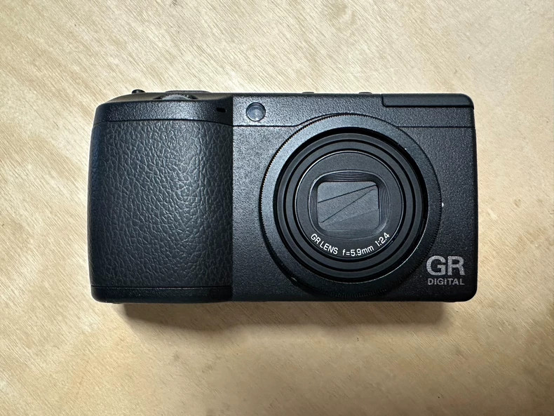 Ricoh GR Digital II GRD2 Compact Digital Camera Built-in Flash-Used English