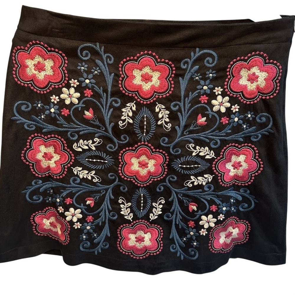 Francesca's Mi Ami Mini Skirt Women's Size Large Black Embroidered Faux Suede