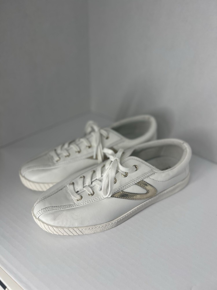 Tretorn Women’s White Leather Sneakers Size 9 Gold Accent Low Top