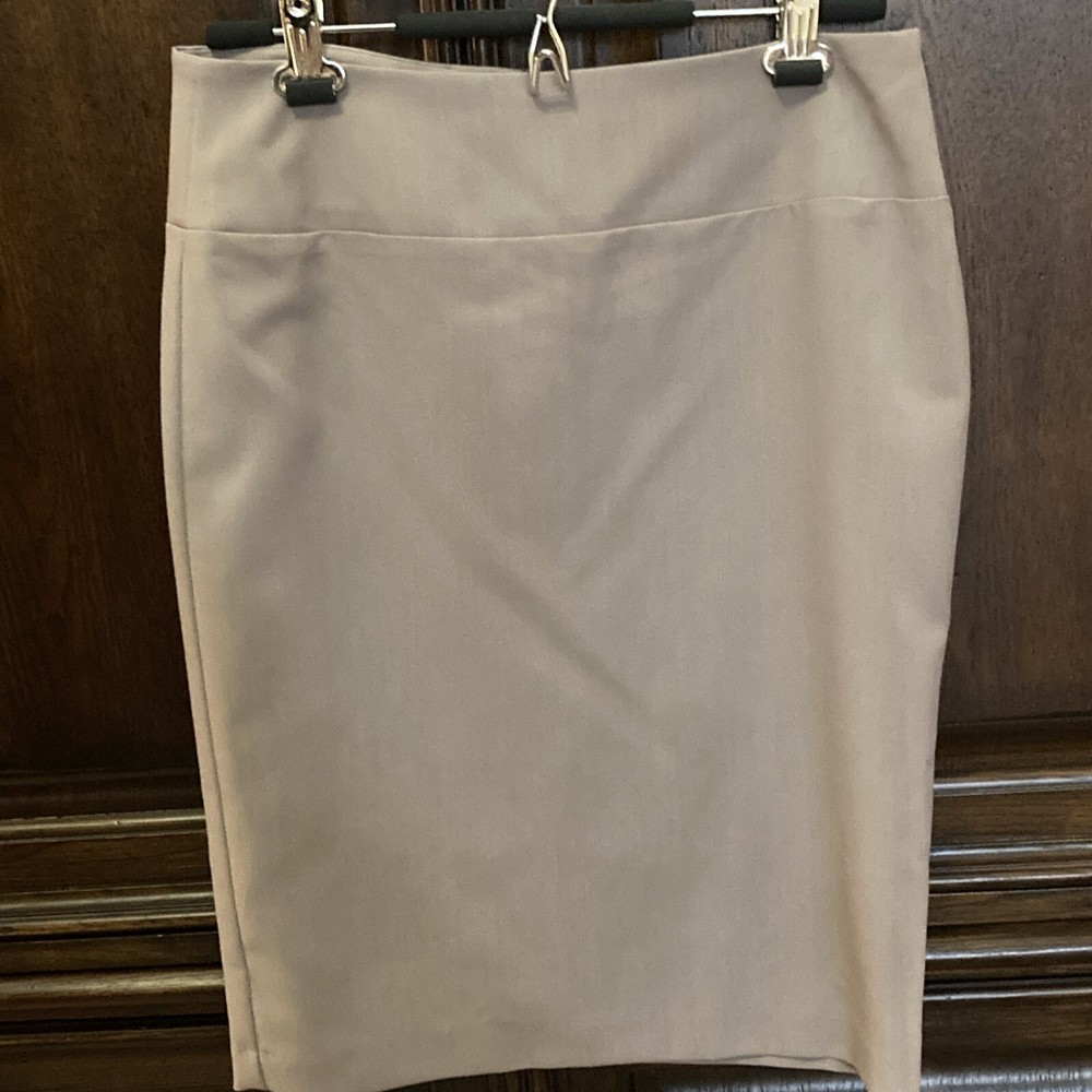 Alfani Mujer’s Taupe Beige Lápiz Carrera Falda Cremallera Trasera Completamente Forrada Talla 4 NUEVO