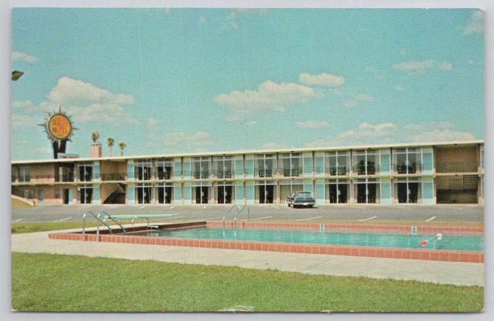 Quality Courts Motel Lake City Florida Vintage Postcard Mid-Century Modern Pool