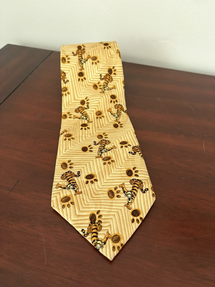 Disneyworld Vintage Tigger Men’s Tie Orange, Brown, Cream 100% Silk Approx 59”