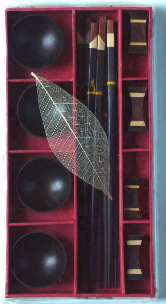 Red Lacquered Wooden Chopsticks Set for Asian Dining