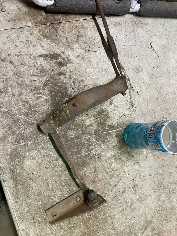 1960-1966 Ford Pickup Z-bar And Frame Pivot 292 Motor