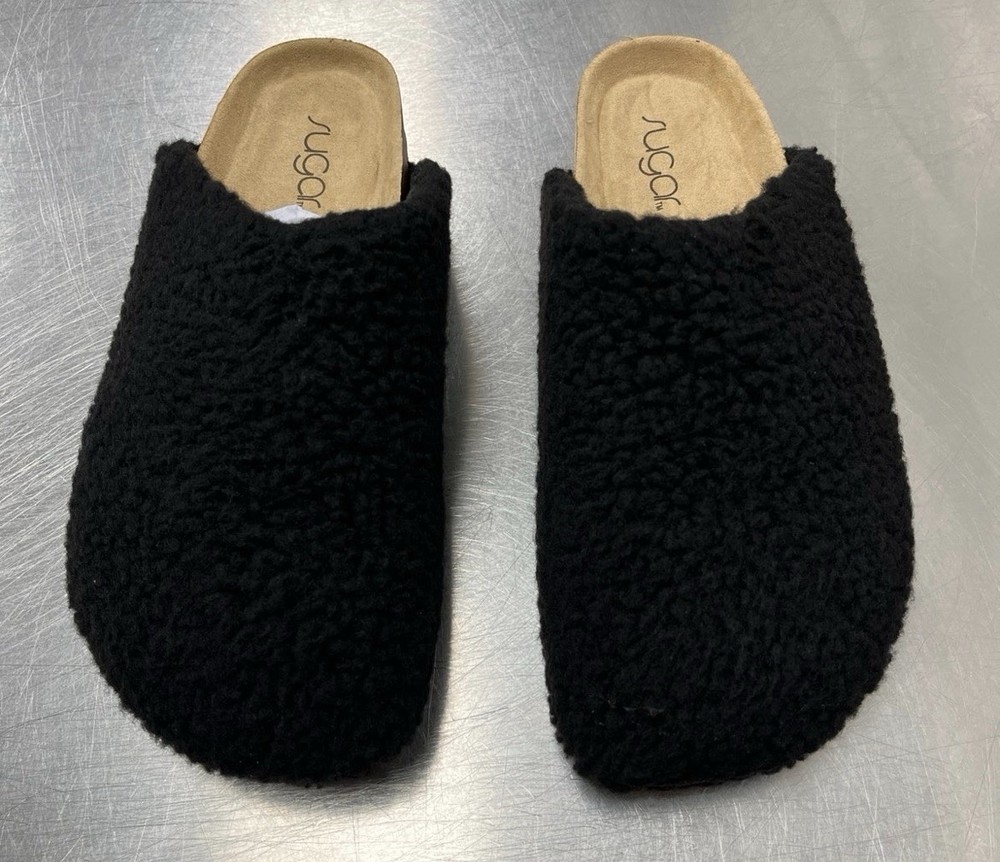 NBW/with box Sugar Women’s Ultra Fuzzy Clogs - Black -  Size 9