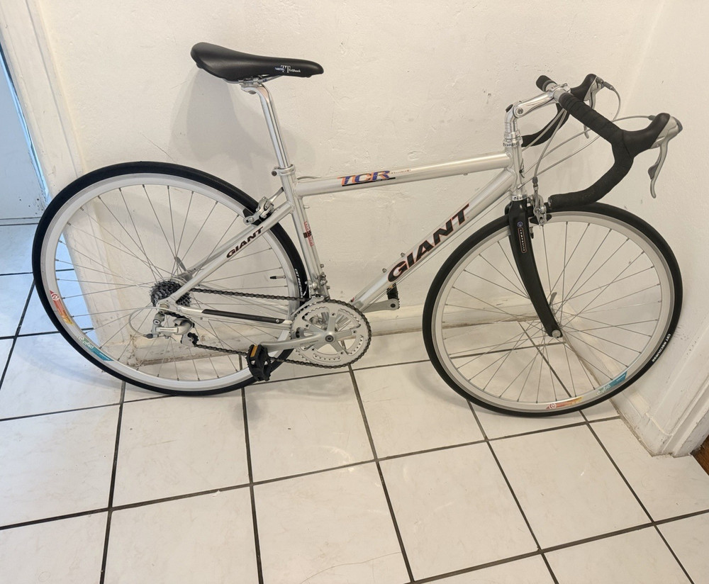Giant TCR Road Bike 700C Compact Drop Bar Side Pull Caliper aluminum frame