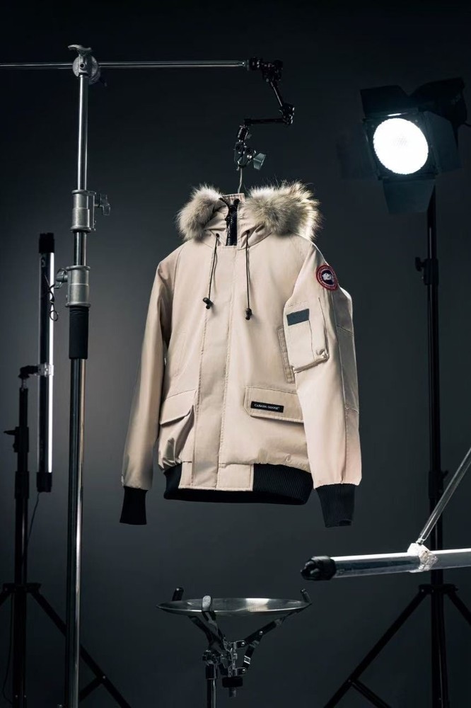 Canada Goose Men's White Down Jacket Brand New