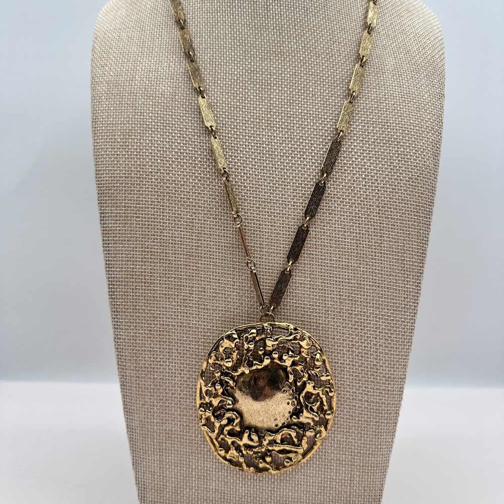 Vintage Y2K Gold Tone Textured Open Work Pendant Necklace Women's Jewelry Boho