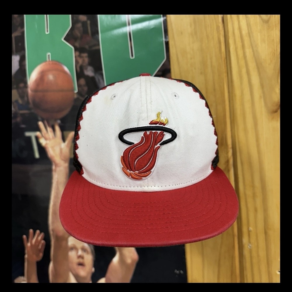Miami Heat Hat Cap Snap Back Medium Large Black Red White NBA Basketball New Era