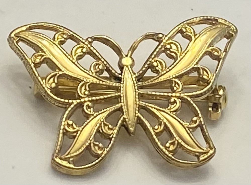 Vintage Signed Napier Butterfly Brooch Pin Gold Tone Filigree Design Classic EUC