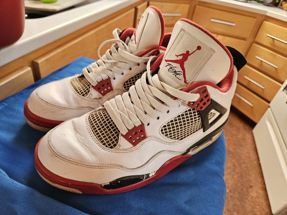 Size 9 - Jordan 4 Retro Fire Red 2012