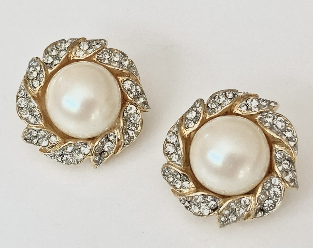 Vintage 80s Kenneth Jay Lane gold tone faux pearl rhinestone clip on earrings