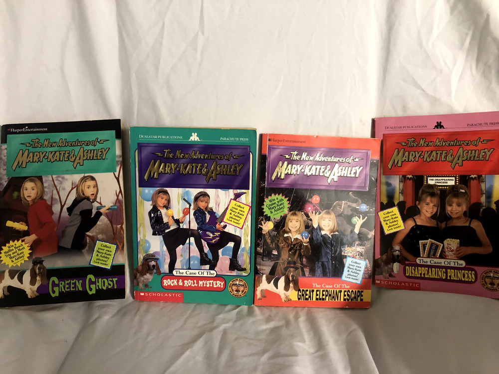 The New Adventures of Mary-Kate and Ashley Books Lot Of 4 Paperbacks, 90's, Y2K