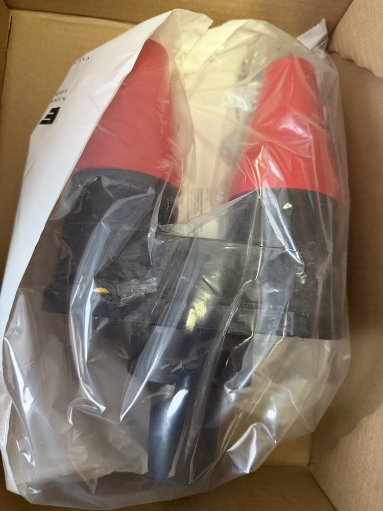 Eaton Cooper Power Series Loadbreak Rotatable Feedthru LFI215