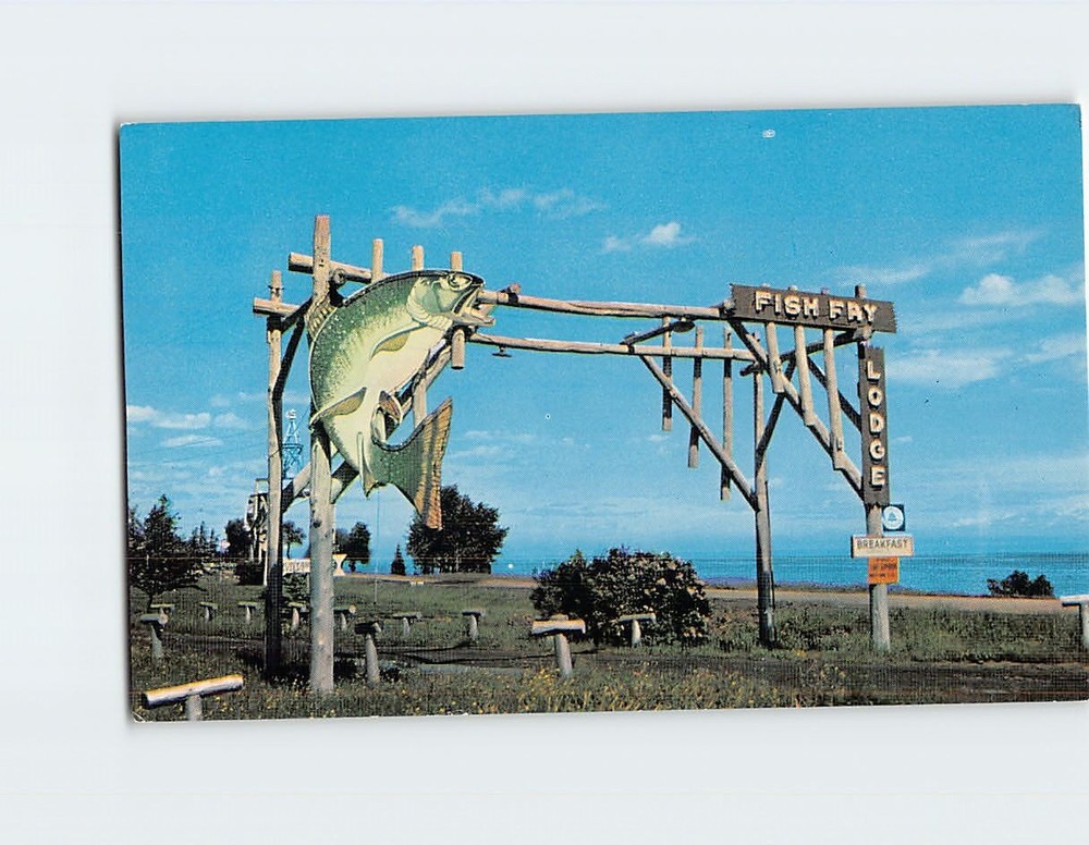 Postcard Entrance to Fish Fry Lodge Duluth Minnesota USA