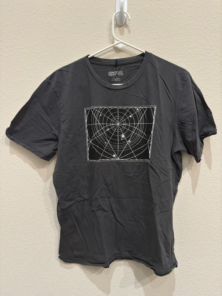 KENNETH COLE REACTION Graphic T Shirt Large L Gray Short Sleeve Crew Neck