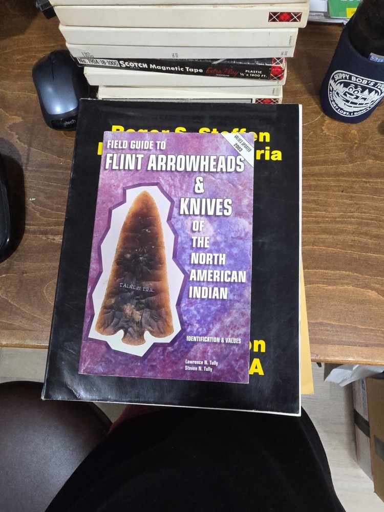 FIELD GUIDE TO FLINT ARROWHEADS & KNIVES OF THE NORTH AMERICAN INDIAN Tully Book
