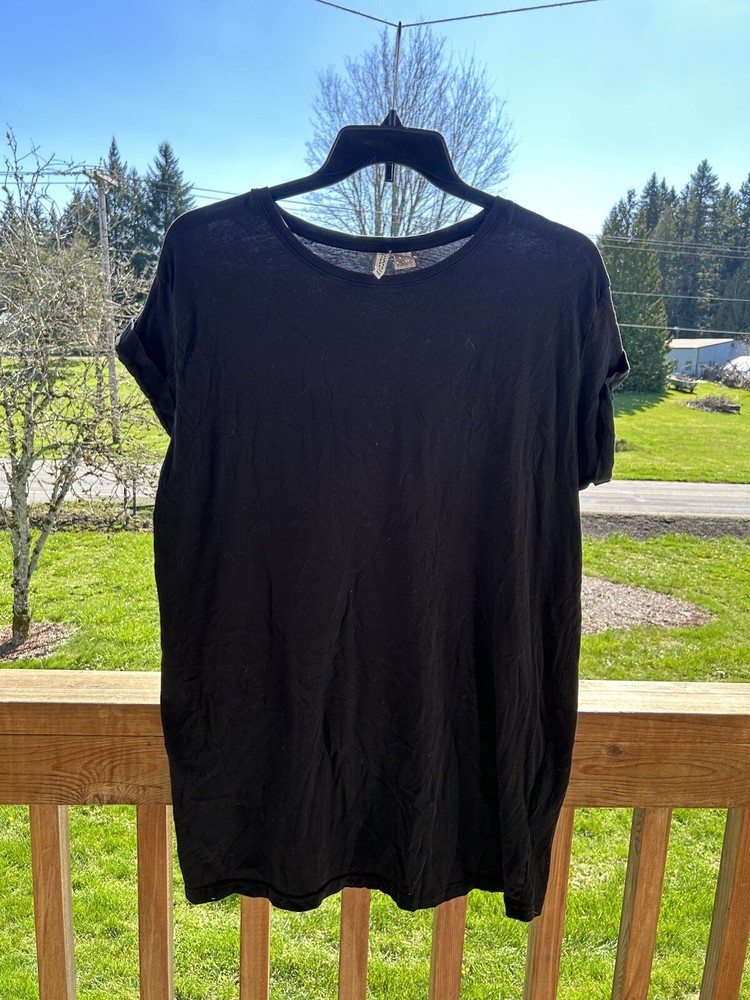 H&M Basic Dress Shirt Short Sleeve Black Casual Round Neck Womens Medium T Shirt