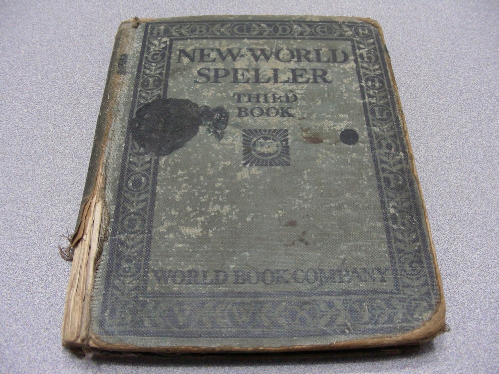 NEW WORLD SPELLER - THIRD BOOK - World Book Company 1919 Hardback Book!