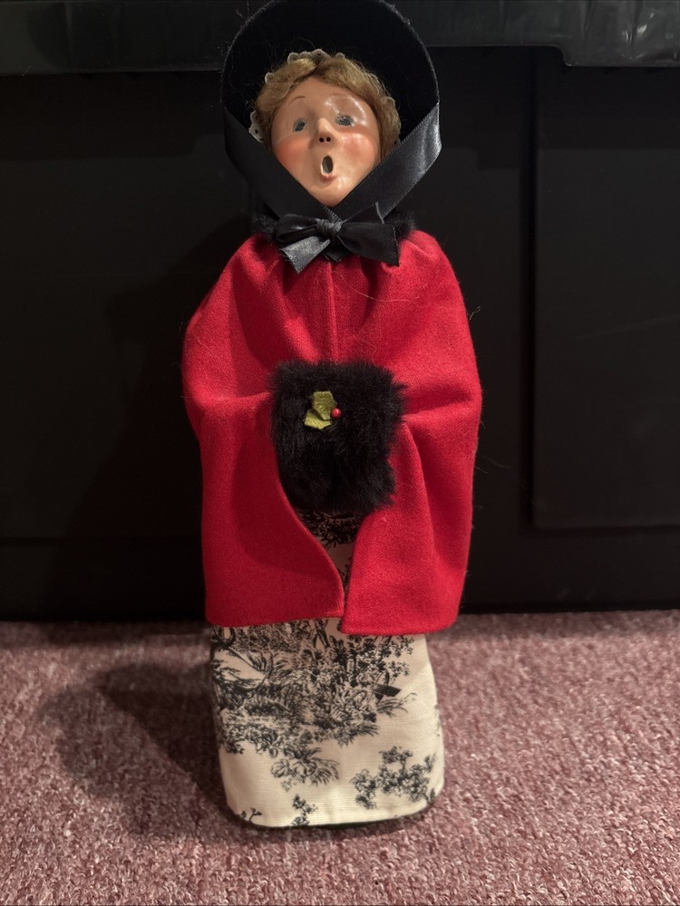 Byers Choice 2013 Holiday Woman Christmas Caroler