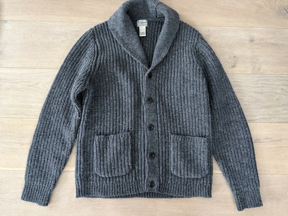 L.L.Bean gray Classic Ragg Wool Cardigan 100% wool - size medium
