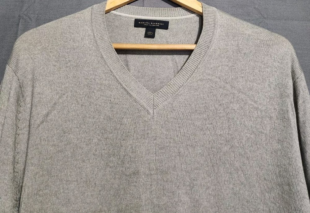 Banana Republic Sweater Men L Silk Cashmere Gray V-Neck Long Sleeve Lightweight