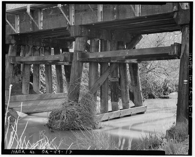 17. DETAIL OF UNDERSIDE OF CEDAR MILL CREEK TRESTLE, VIEW SOUTH - Oregon