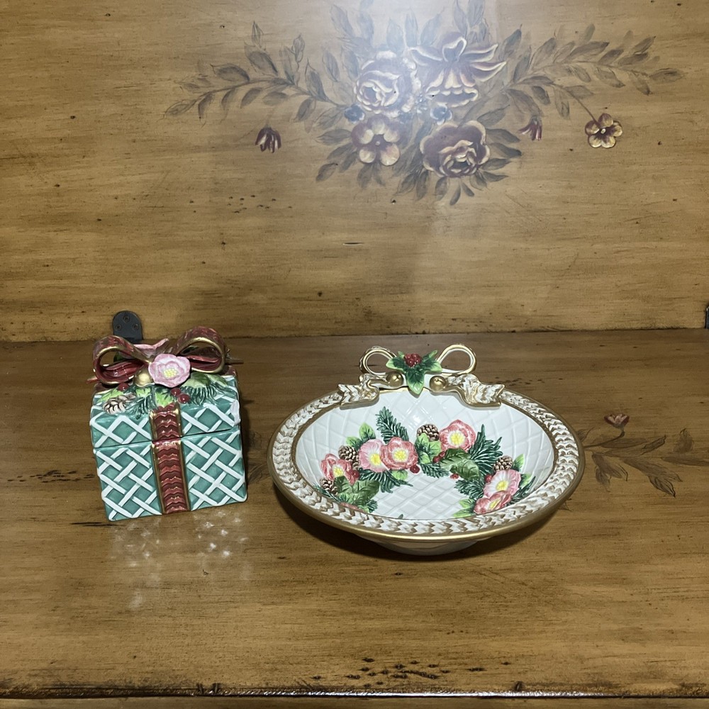Fitz & Floyd Christmas Holiday Bowl & Trinket Box w\ Bow Pinecones Flowers-read