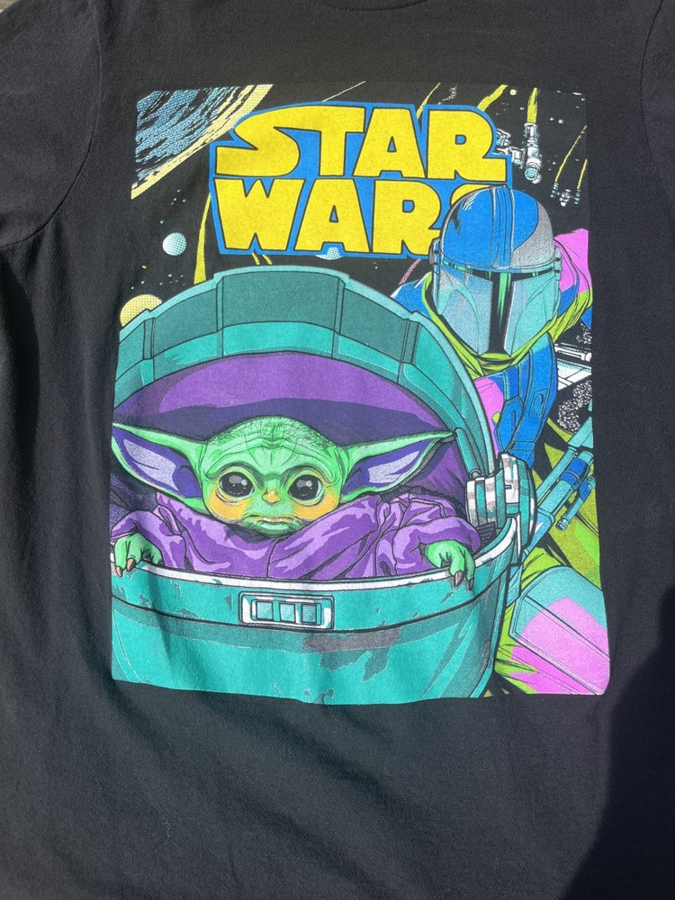 Star Wars Mandalorian & Grogu  Black T-Shirt Size Small
