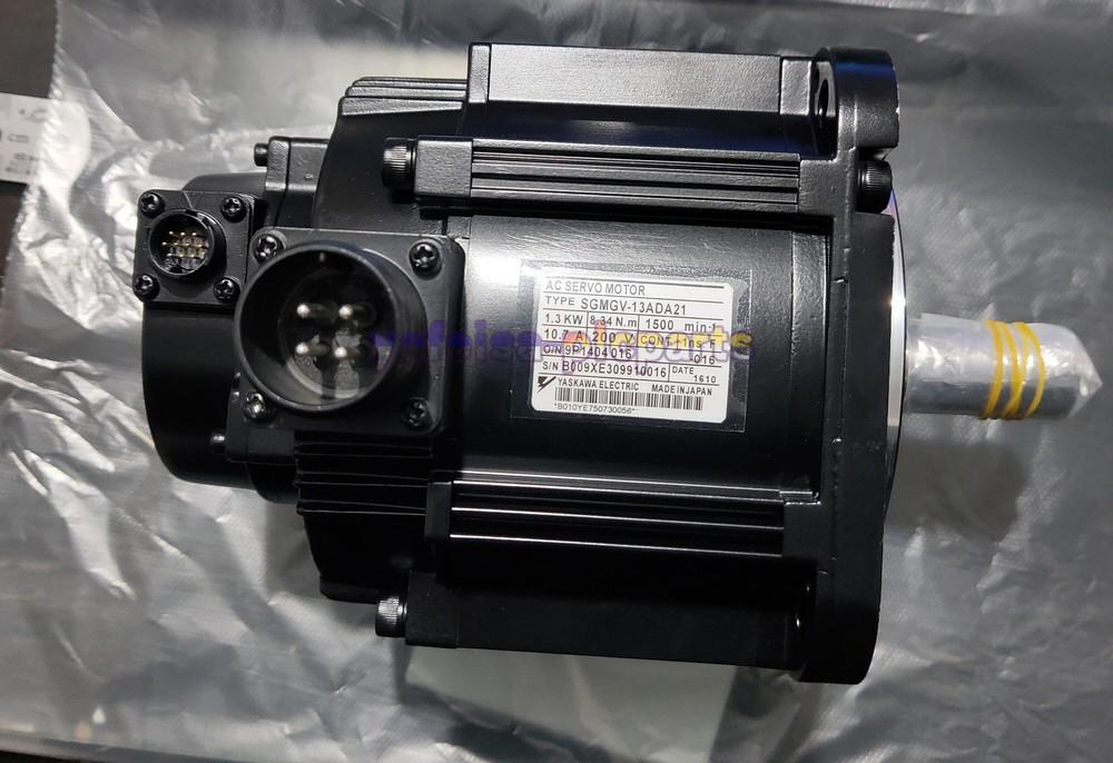 1PCS NEW Yaskawa servo motor SGMGV-13ADA21