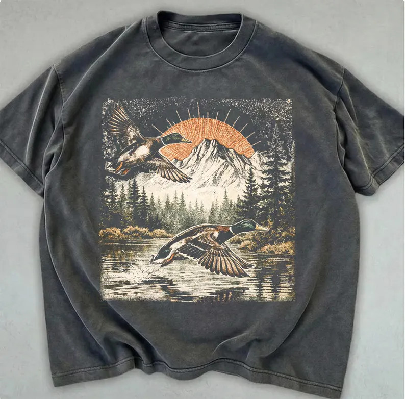 Comfort Tee Vintage Retro Mallard Ducks Bird Wildlife Gift
