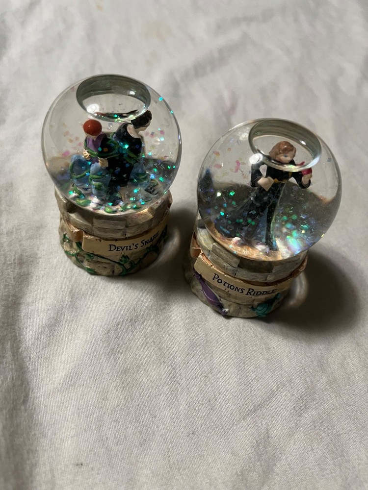 Lot of 2 Harry Potter Mini Snow Globes