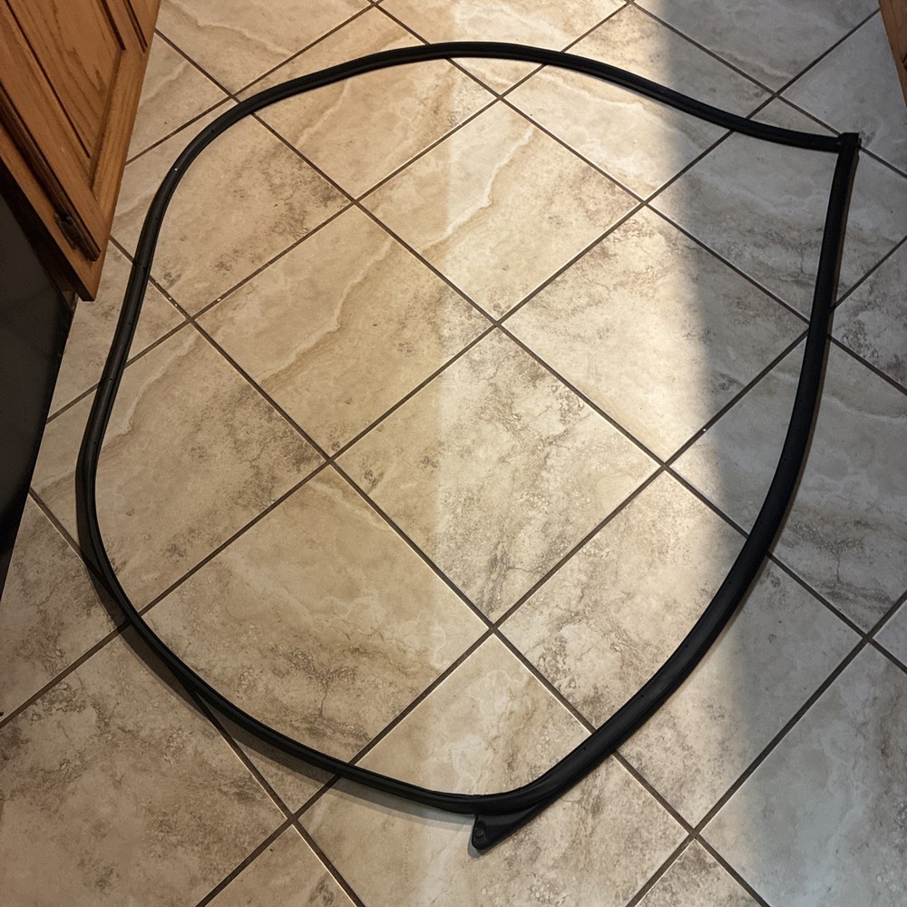 08-13 Toyota Highlander Limited Driver Side Door Weatherstrip Seal 67862-48060