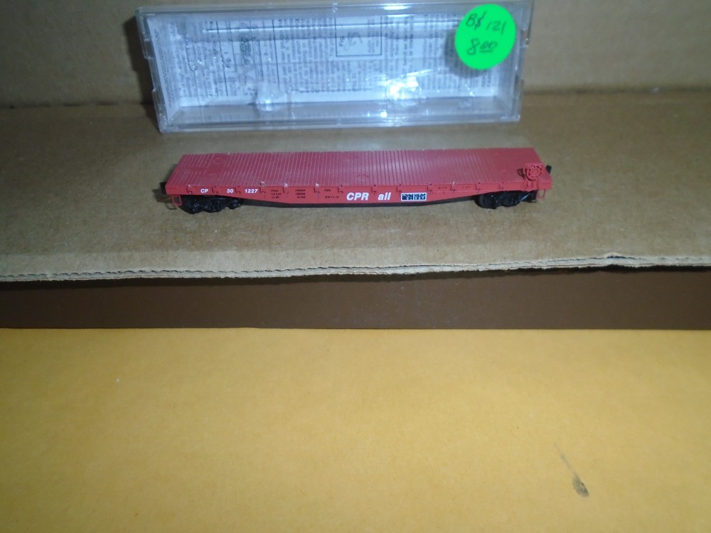 Micro Trains #04500280 50' Flat Car, Fishbelly Sides - Cp #301227 N