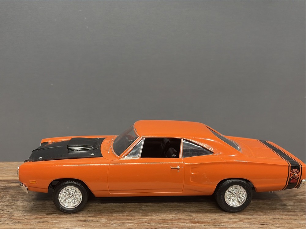 Unbranded 1969? Dodge Cornet Super Bee BUILT 1/25-1/24 Model Kit!! Please Read