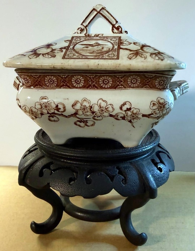 Ridgways Brown Transfer Dado Soap Dish 1884 and 1892