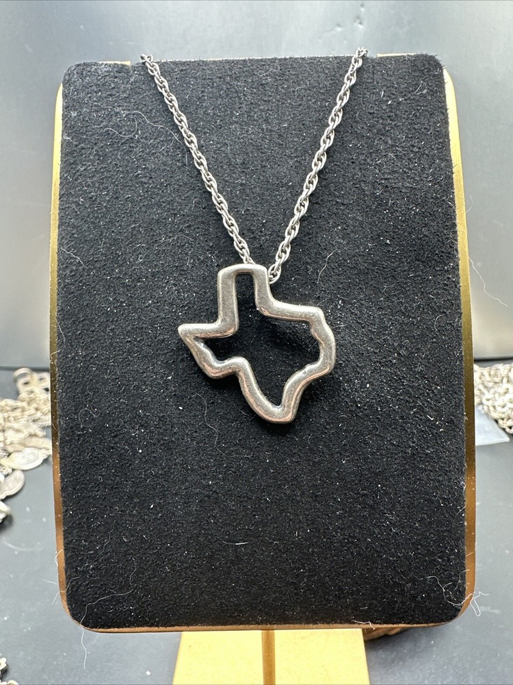 James Avery Retired Sterling Silver Forged Texas Pendant 16” Avery Chain