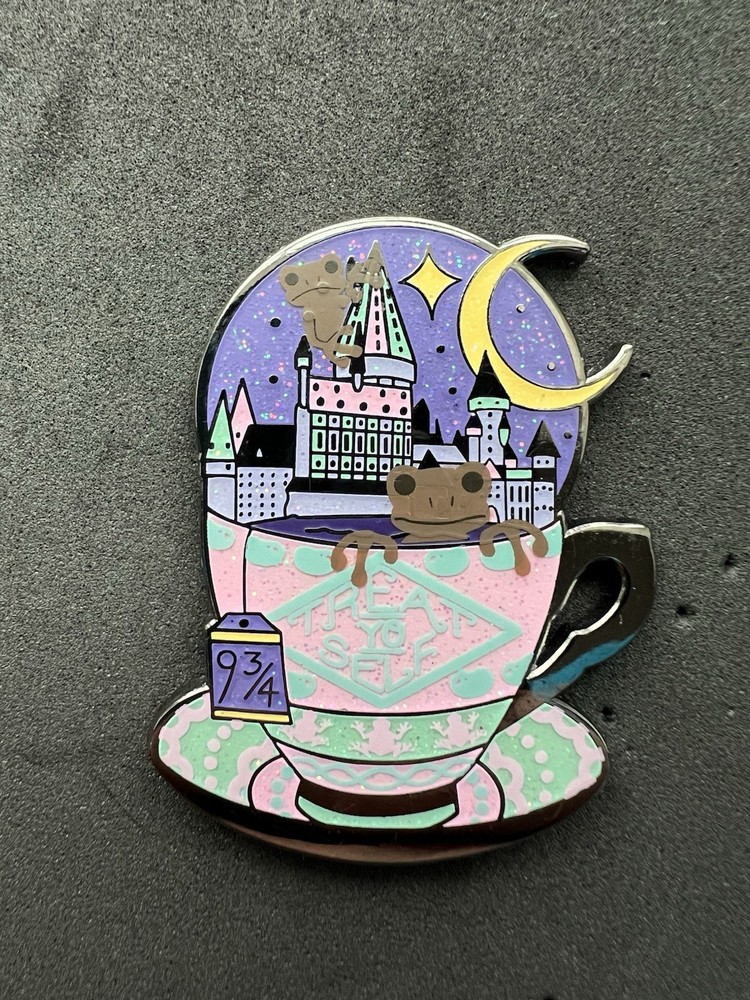 Harry Potter FANTASY Pin Laserbrain Teacup Chocolate Frog