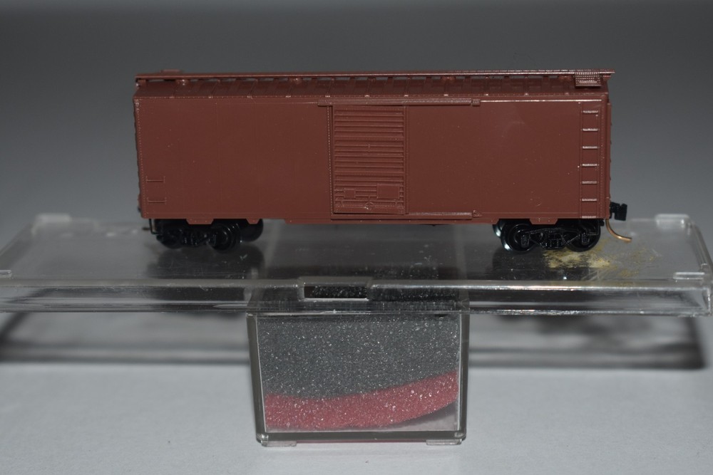 N Scale Kadee Undecorated 40' Single Door Boxcar C53755