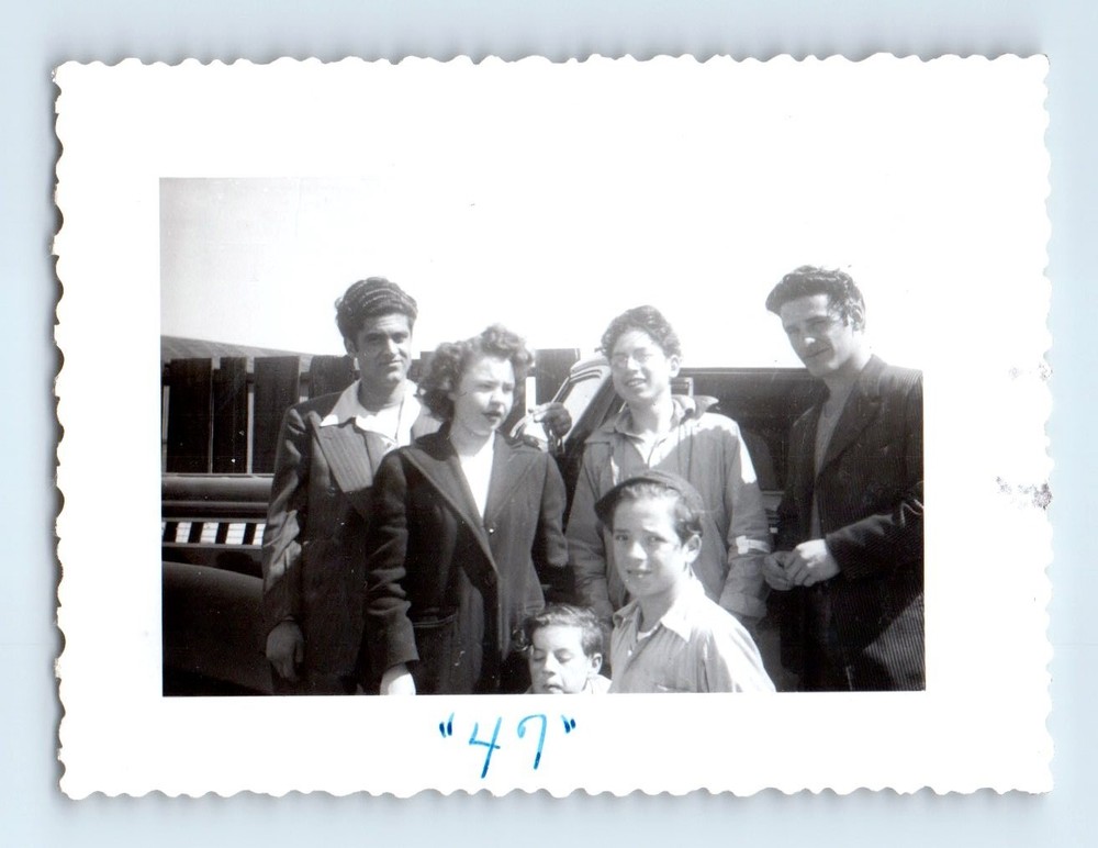Old Vintage Photo MEN WOMAN BOYS BY CLASSIC CAR 1947 ANTIQUE SNAPSHOT