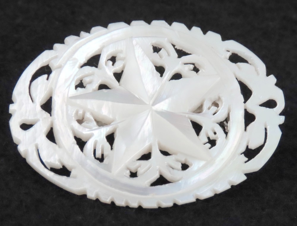 LOVELY VINTAGE CARVED MOTHER of PEARL STAR SHELL PIN / BROOCH